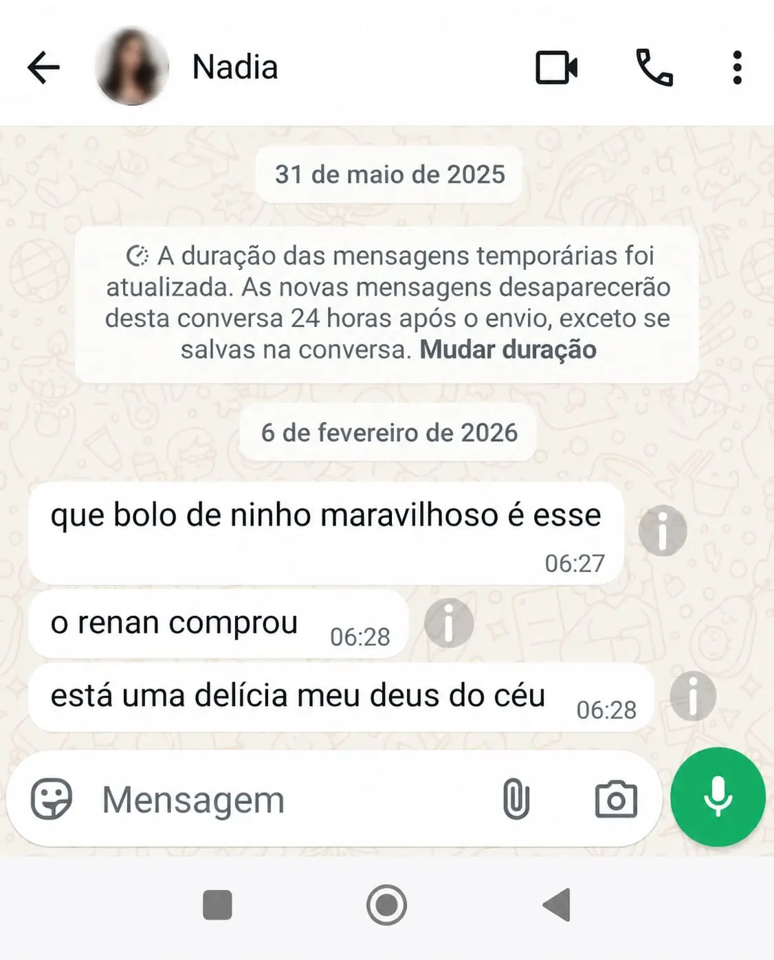 Print do WhatsApp mostrando elogio da cliente Nadia sobre o bolo de ninho das Delícias da Shi